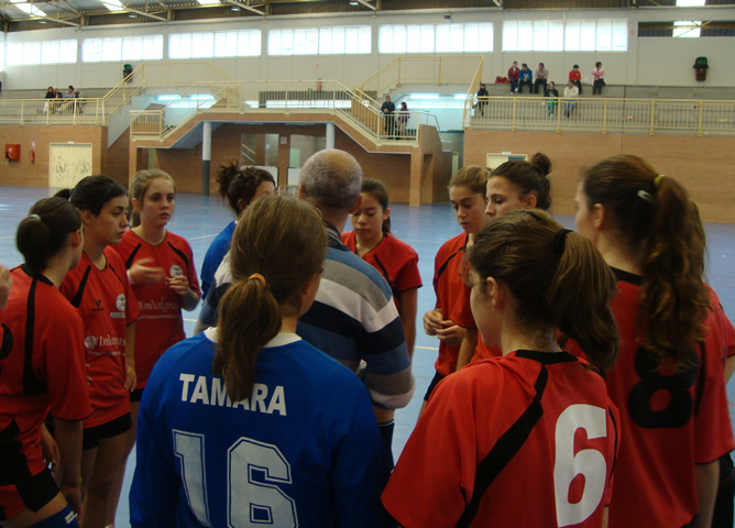 tiempo-muerto-juvenil-femenino